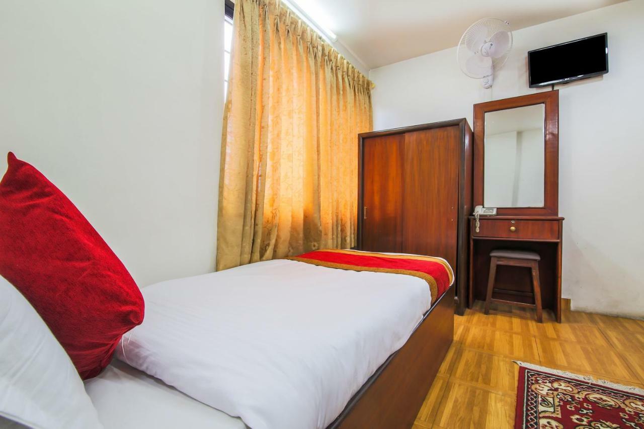 Oyo 358 Hotel Rose Star Kathmandu Exterior foto