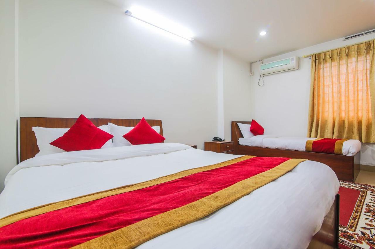 Oyo 358 Hotel Rose Star Kathmandu Exterior foto